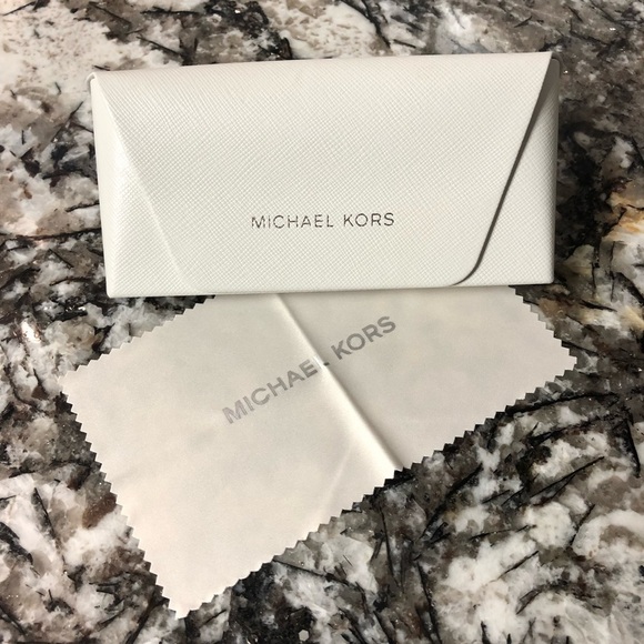 Michael Kors Sunglass Eyeglass Hardshell Case Snap Closure and Cloth - Picture 11 of 11